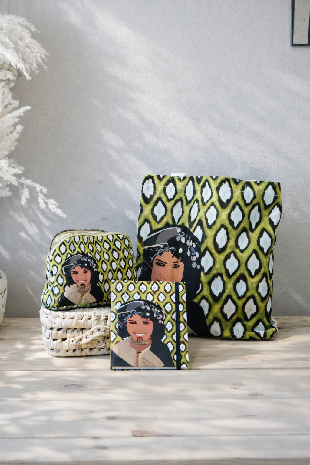 Ethnik Moroccan stationery and accessories set with original woman illustration and green geometric pattern