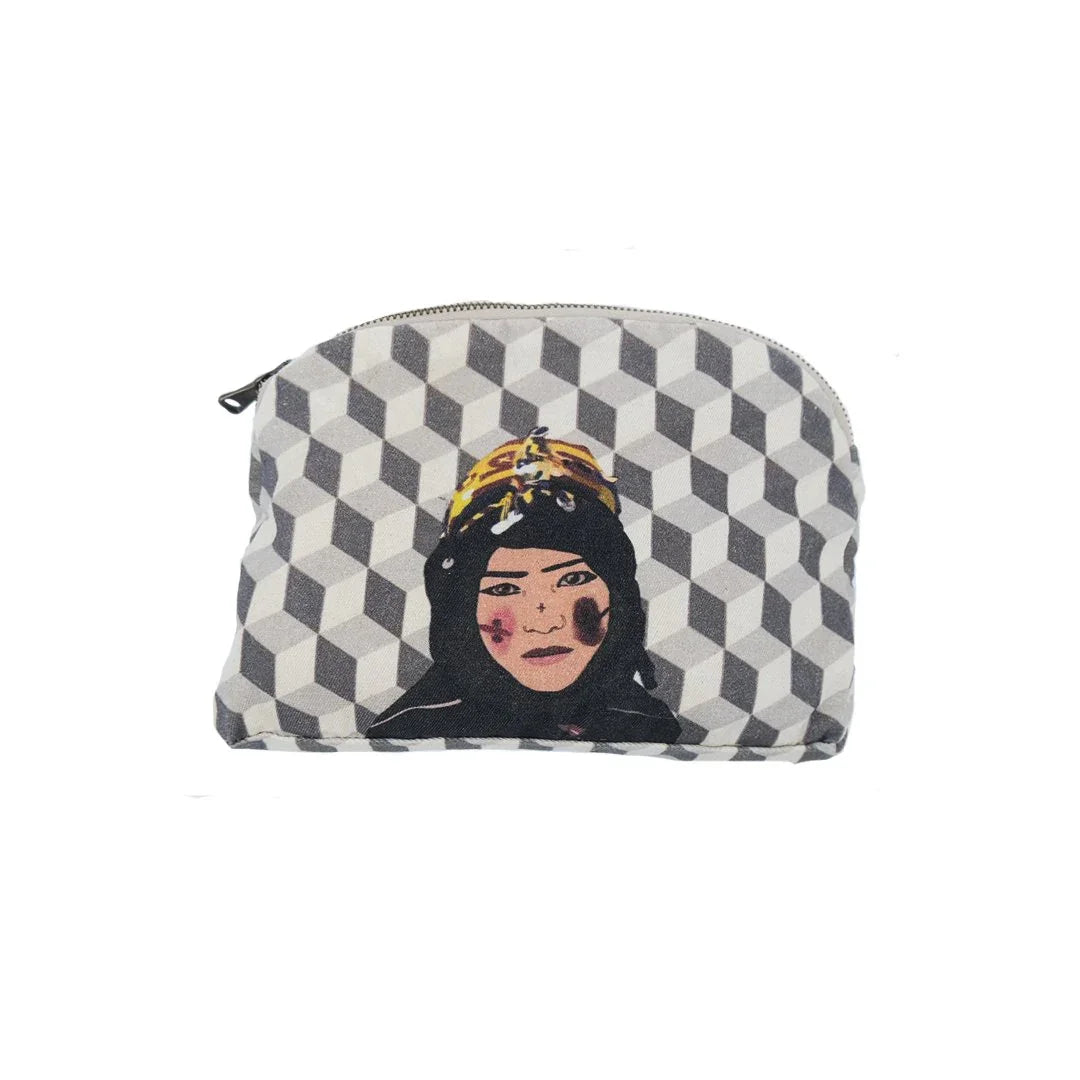 ethnik Moroccan pouch with geometric pattern and illustrated woman wearing traditional headscarf