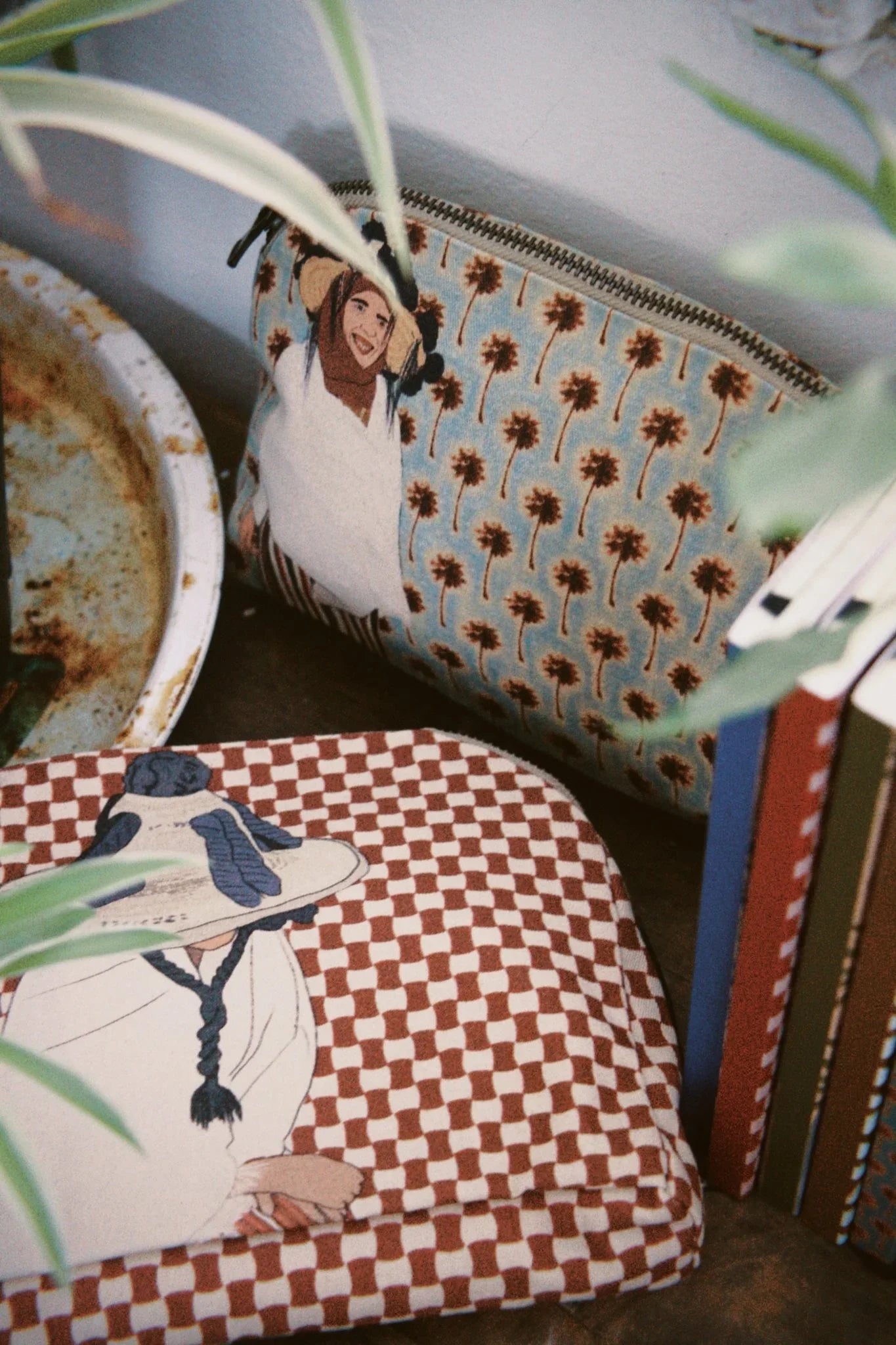 Moroccan illustrated pouches with palm tree and traditional figures, ethnik accessories