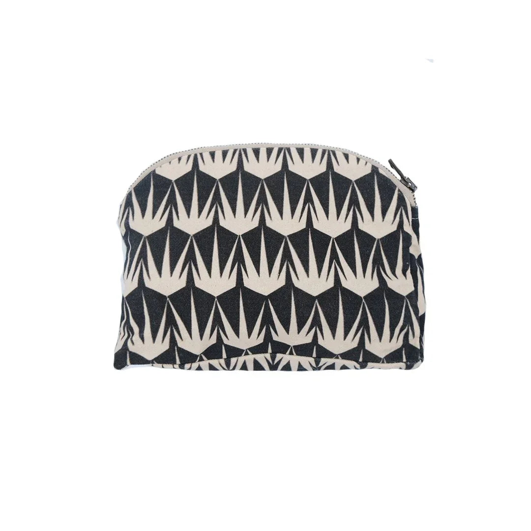 Black and white geometric pouch, ethnik Moroccan accessory with zip closure.