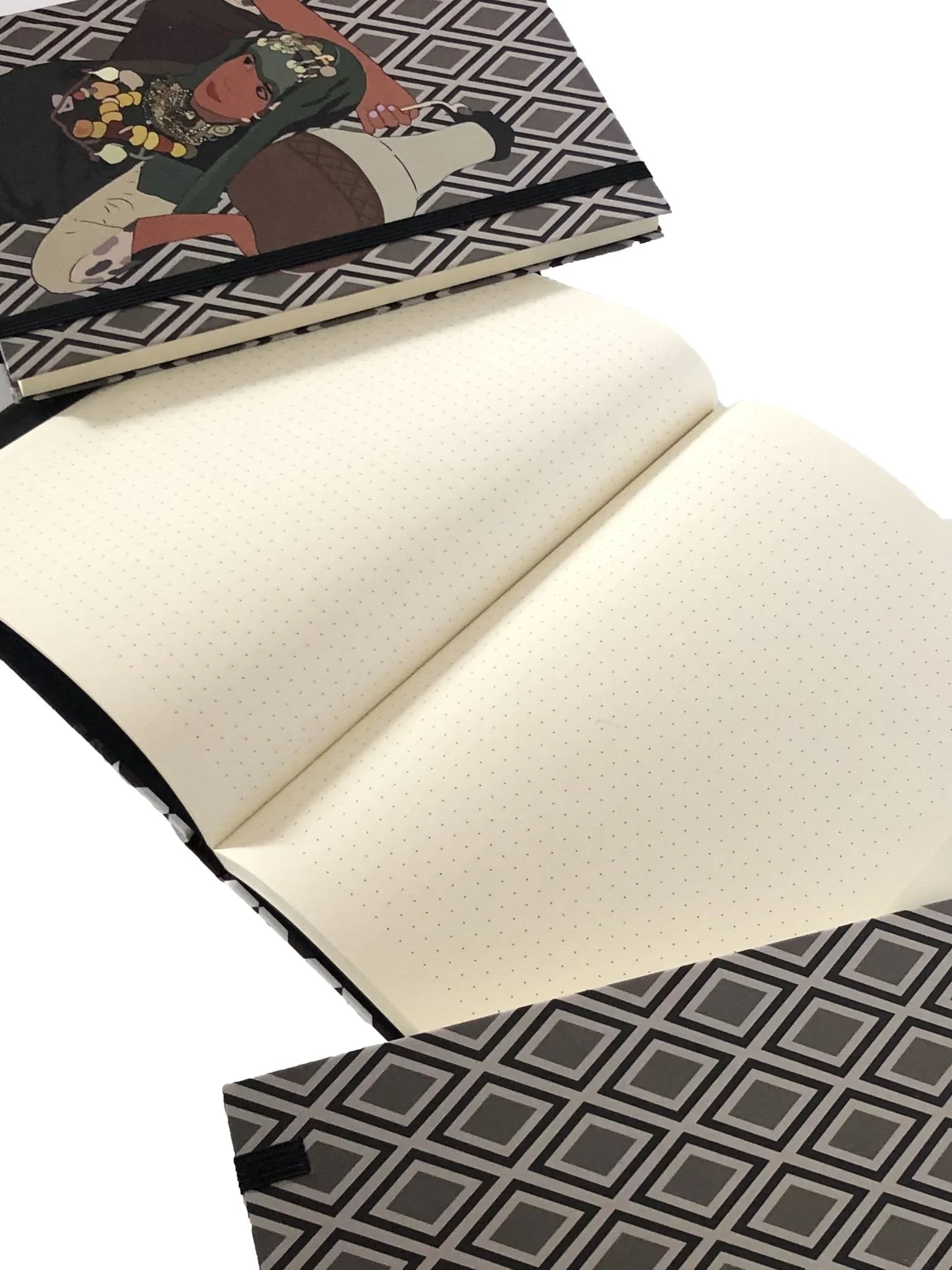 Ethnik Morocco notebook with geometric cover, dotted pages, and original illustration